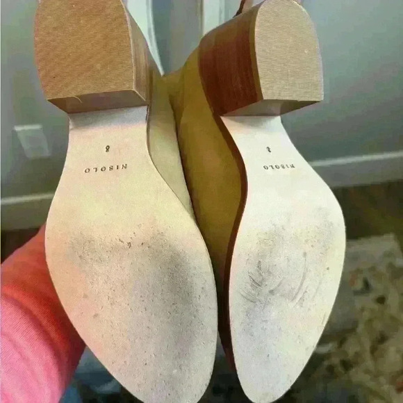 Nisolo Dari Suede Ankle Boot Size 8 - Picture 3 of 4